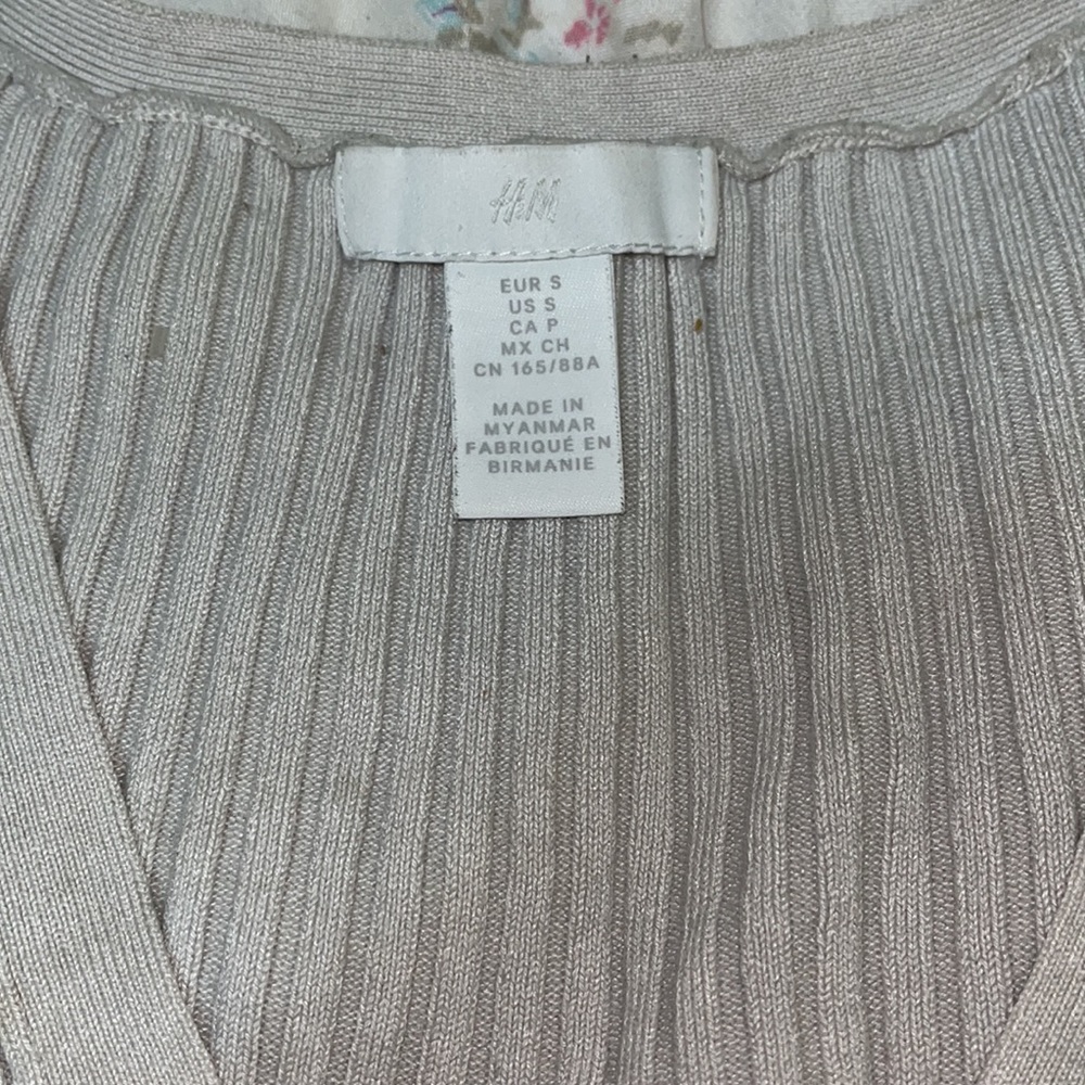 button up - Picture 3 of 3
